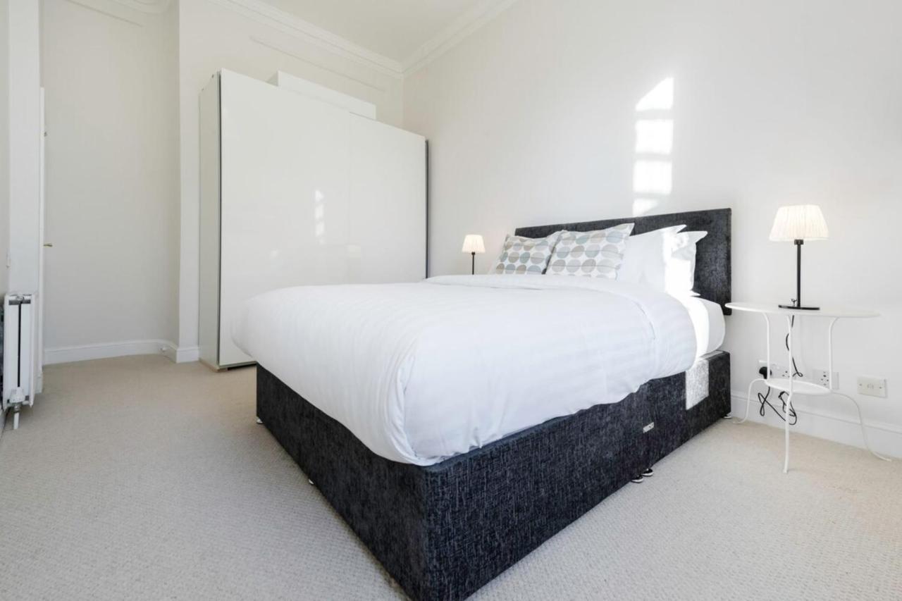 Elegant Earl'S Court 2 Bedroom Flat Just 4 Minutes From Tube Londres Exterior foto
